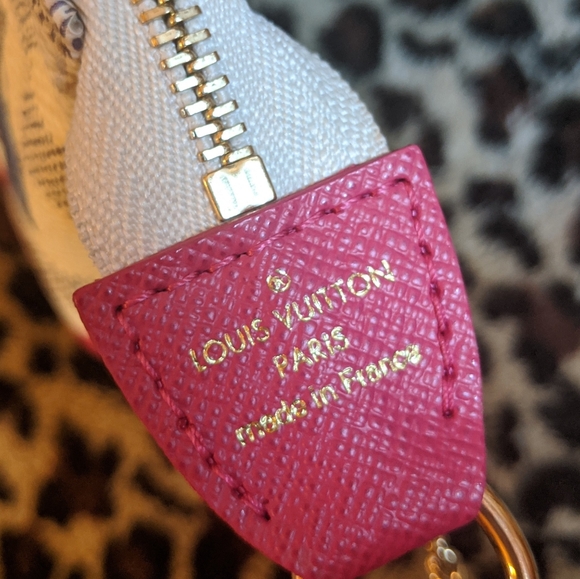 Louis Vuitton 2017 Christmas Mini Pouchette - Picture 6 of 9